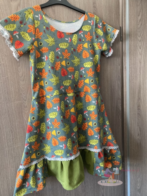 výrobek dívčí podzimní šaty