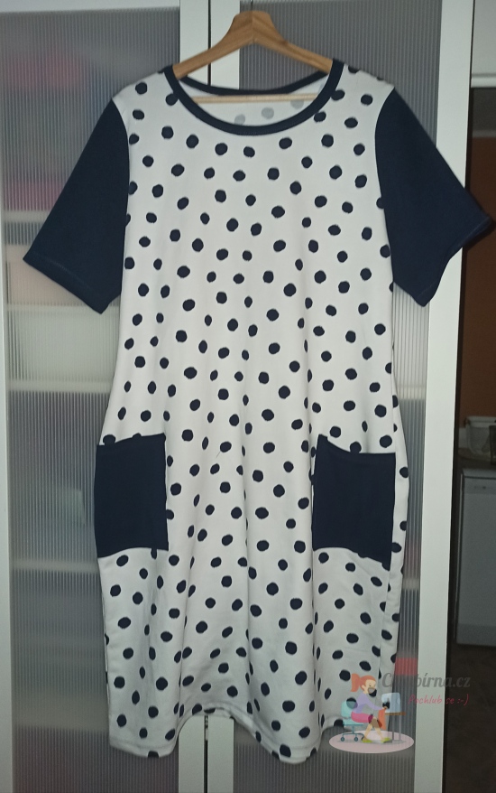 výrobek Šaty z teplákoviny s puntíky 