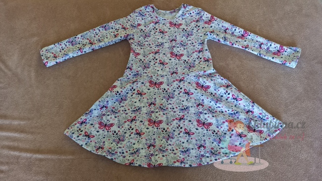 výrobek Šaty pro milovnici motýlků - dívčí šaty s půlkolovou sukní 